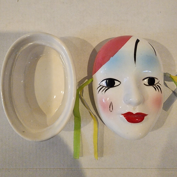 Colorful Ceramic Mask with Ribbons - Picture 4 of 10
